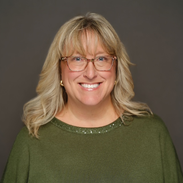 Karen Stoner, cruise specialist